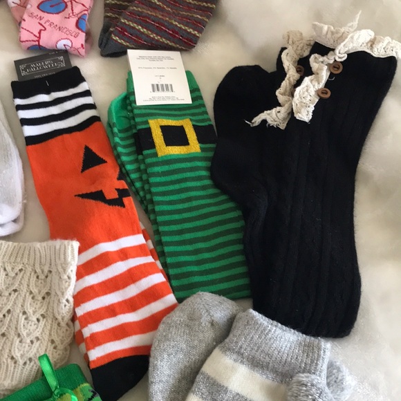 Bundle of Socks/women’s Belts - Picture 7 of 8